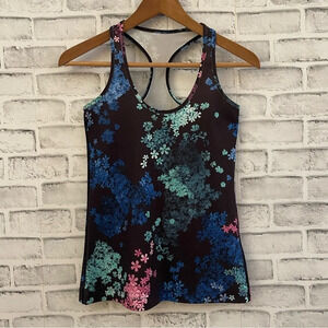 Women’s Lululemon cool racerback tank top black with flowers size 4